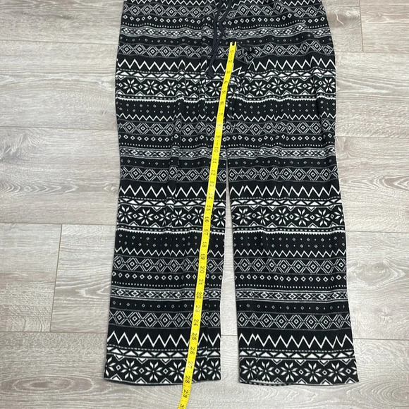 Old Navy Micro Fleece Pajama Lounge Pants Bundle of Two Size M - Picture 13 of 16